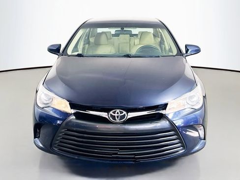Used 2017 Toyota Camry LE image 4