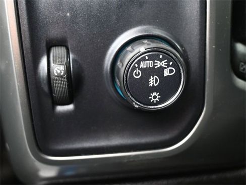 Used 2018 Chevrolet Silverado 1500 LT w/ Texas Edition image 21