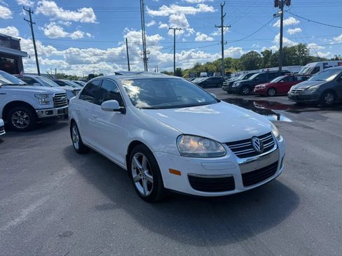 Used 2010 Volkswagen Jetta SE FWD image 7
