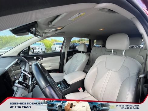 Used 2021 Kia Sorento S image 10