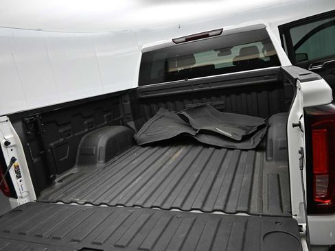 Used 2023 GMC Sierra 1500 SLT w/ SLT Premium Package AWD/4WD image 16