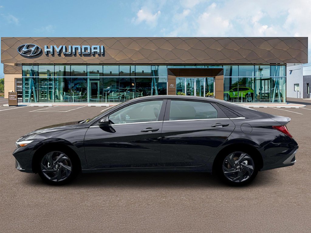 Certified 2026 Hyundai Elantra SEL Sport Premium w/ Cargo Package FWD image 3