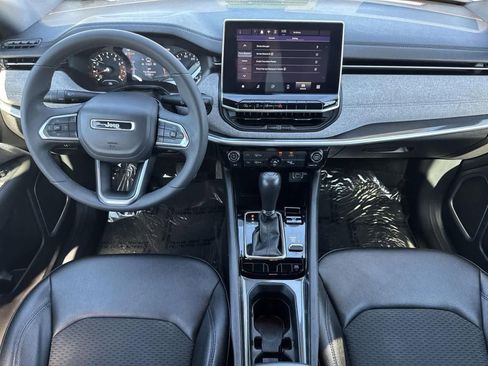 Used 2024 Jeep Compass Latitude image 8