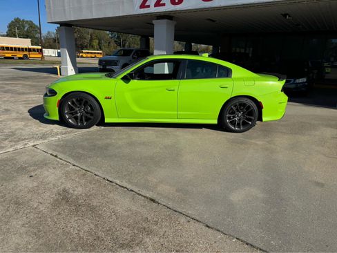 Used 2023 Dodge Charger Scat Pack w/ Navigation & Travel Group image 2
