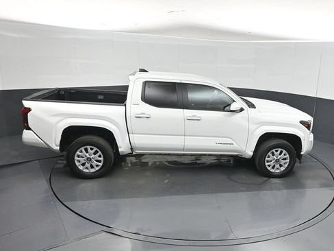 Used 2025 Toyota Tacoma SR5 AWD/4WD image 41