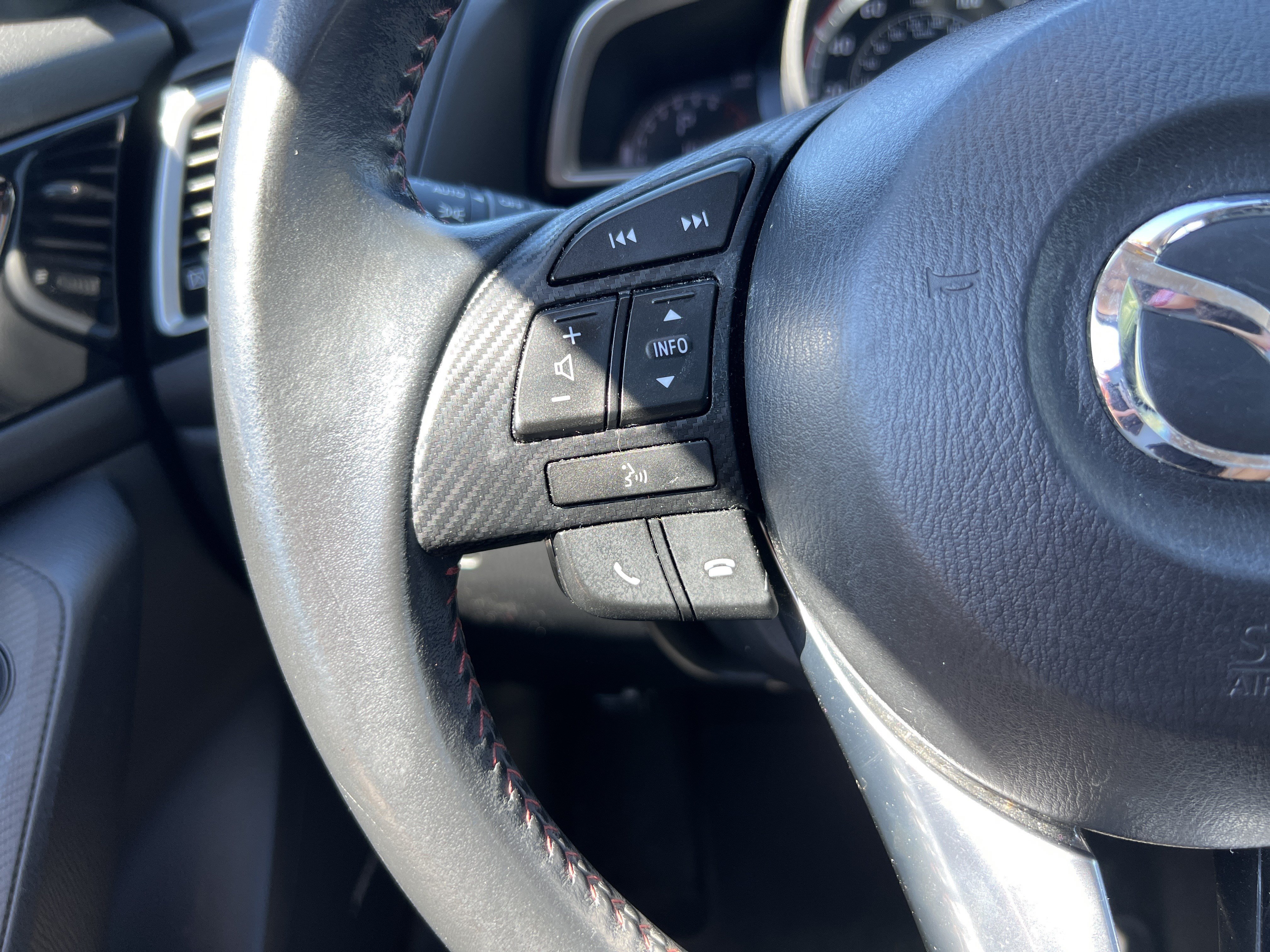 Used 2016 MAZDA MAZDA3 i Grand Touring FWD image 19