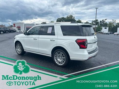 Used 2024 Ford Expedition Platinum AWD/4WD image 2