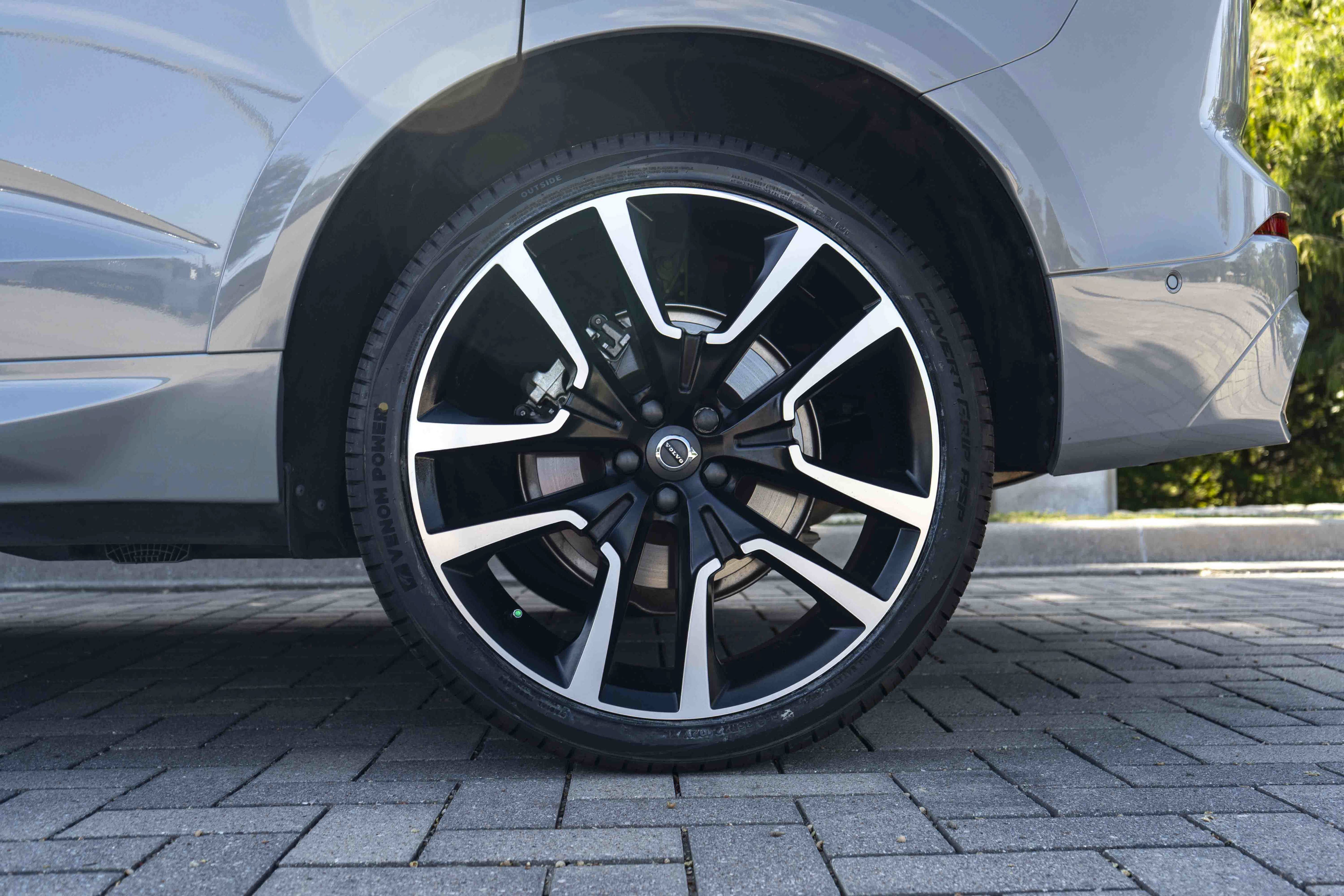 Used 2024 Volvo XC60 B5 Ultimate w/ Protection Package Premier AWD/4WD image 14