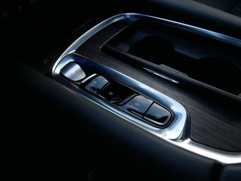 Used 2022 Buick Enclave Avenir image 26