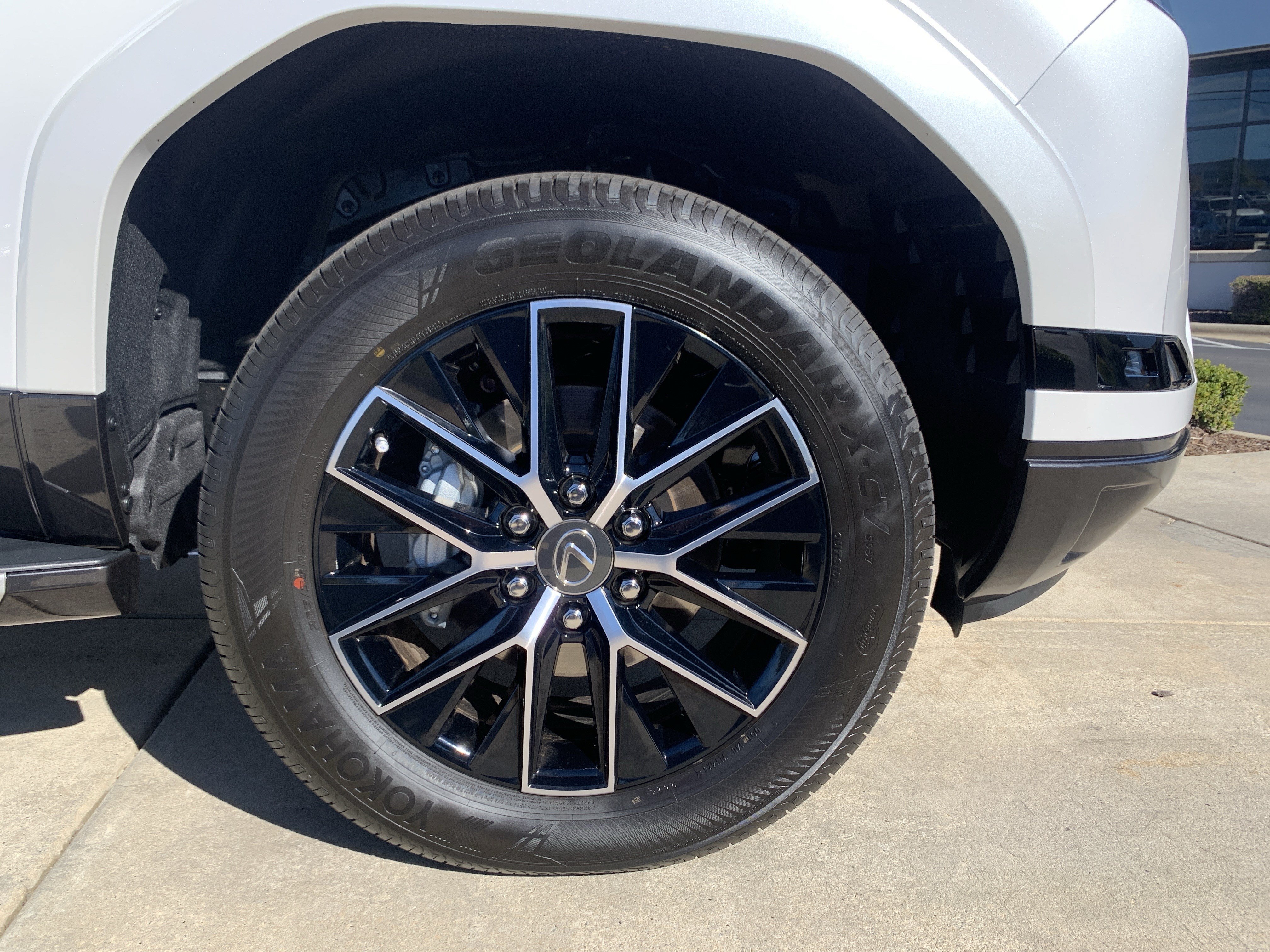 Used 2026 Lexus GX 550 w/ Accessory Package (2T) AWD/4WD image 13