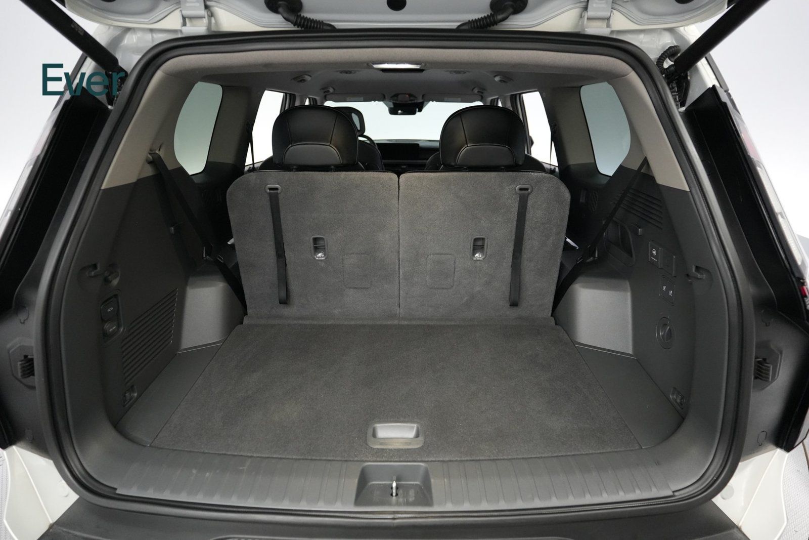 Used 2024 Kia EV9 Light Long Range RWD image 8