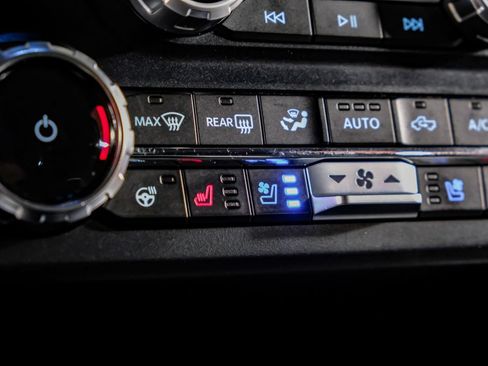 Used 2024 Ford F350 Limited w/ FX4 Off-Road Package AWD/4WD image 27