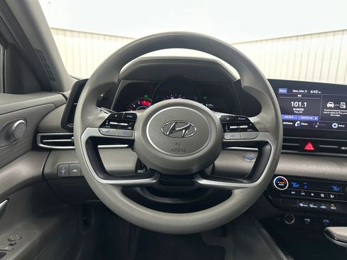 Used 2021 Hyundai Elantra SEL image 20