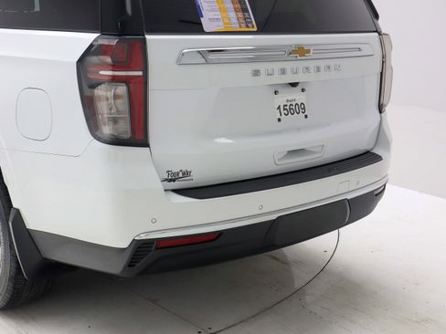 Used 2023 Chevrolet Suburban LS w/ Driver Alert Package AWD/4WD image 10