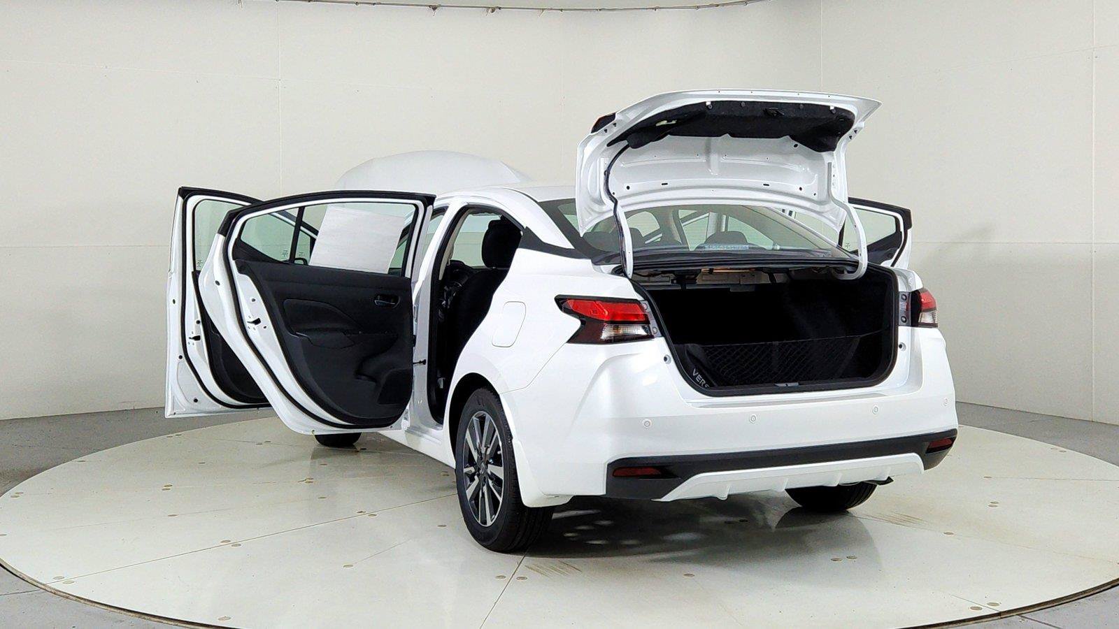 Used 2025 Nissan Versa SV w/ Trunk Package FWD image 11