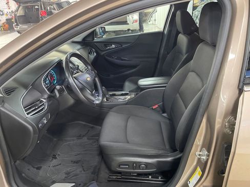 Used 2018 Chevrolet Malibu LT image 10