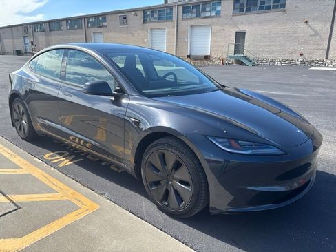 Used 2025 Tesla Model 3 Long Range RWD image 3