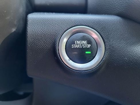 Used 2024 GMC Terrain SLE FWD image 18