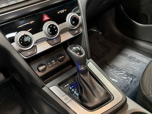 Used 2019 Hyundai Elantra SEL w/ Cargo Package image 18