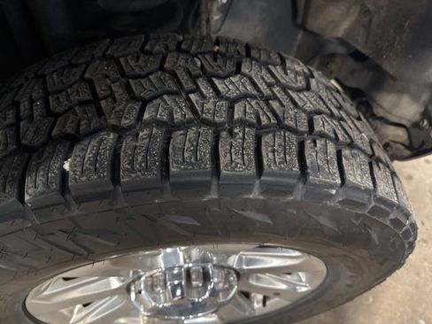 Used 2019 Ford F250 Platinum w/ Platinum Ultimate Package image 4