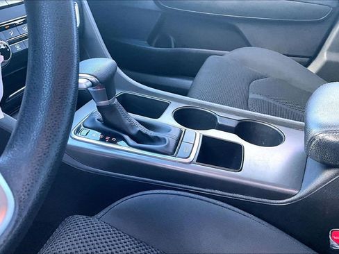 Used 2019 Kia Optima LX image 15