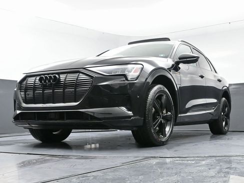 Used 2019 Audi e-tron Prestige w/ Prestige Package image 49