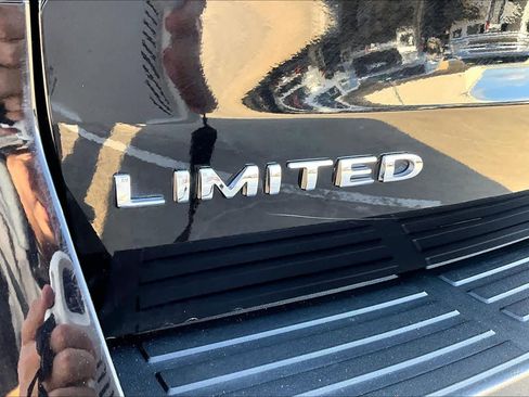 Used 2024 Ford Expedition Max Limited image 10