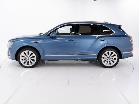Certified 2025 Bentley Bentayga image 2