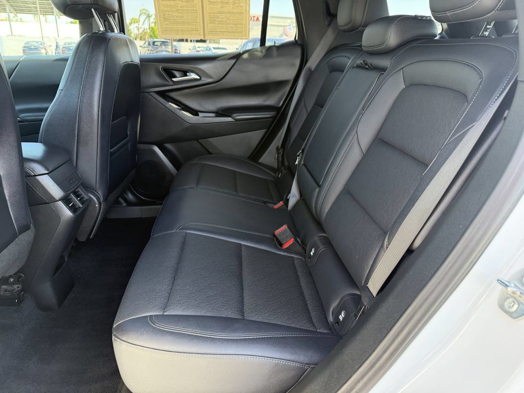 Used 2026 Chevrolet Equinox LT w/ Convenience Package II FWD image 13