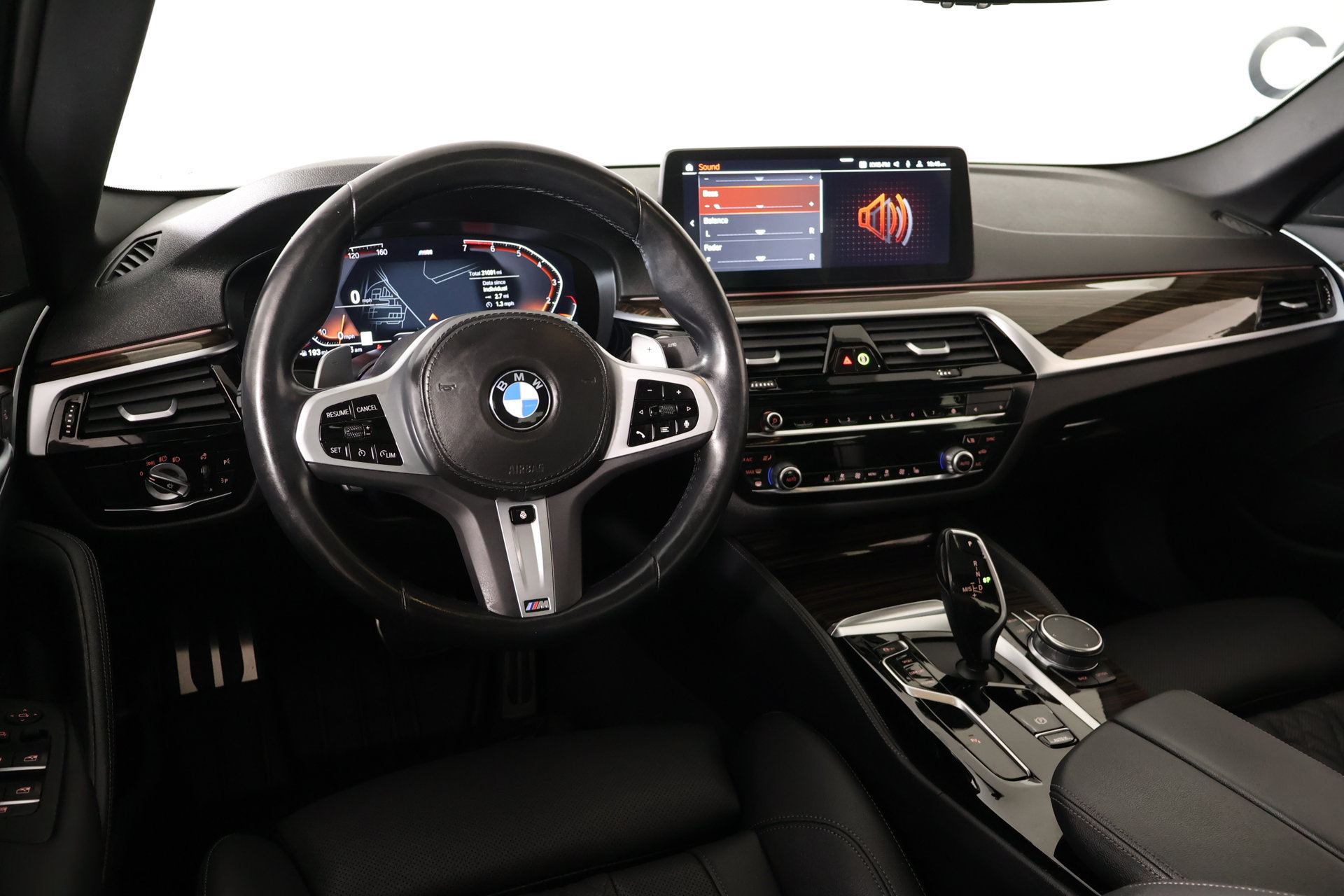 Used 2023 BMW 530i xDrive w/ M Sport Package AWD/4WD image 2