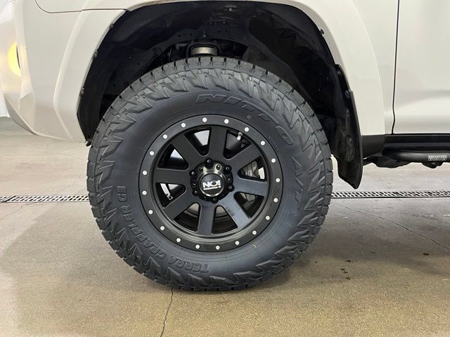 Used 2017 Toyota 4Runner TRD Off-Road Premium AWD/4WD image 24