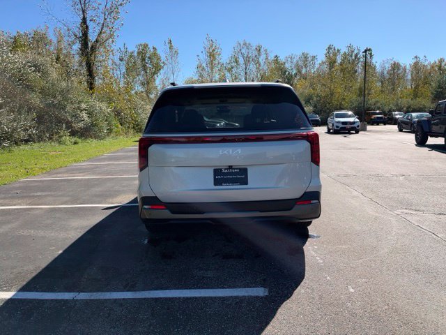 Certified 2025 Kia Carnival SX w/ SX Dark Edition Package FWD image 7