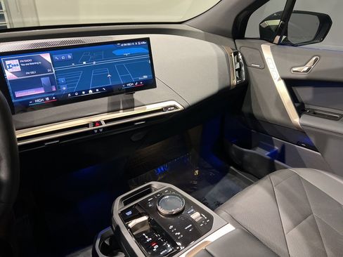 Used 2026 BMW iX xDrive45 w/ Premium Package image 18