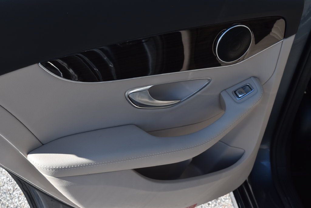 Used 2020 Mercedes-Benz C 300 4MATIC Sedan image 11