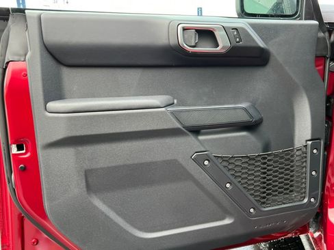 New 2025 Ford Bronco Badlands image 14