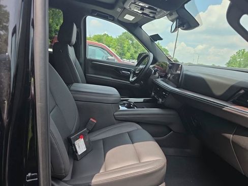 Used 2025 Chevrolet Tahoe LT AWD/4WD image 6