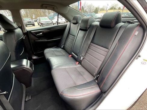 Used 2016 Toyota Camry SE image 26