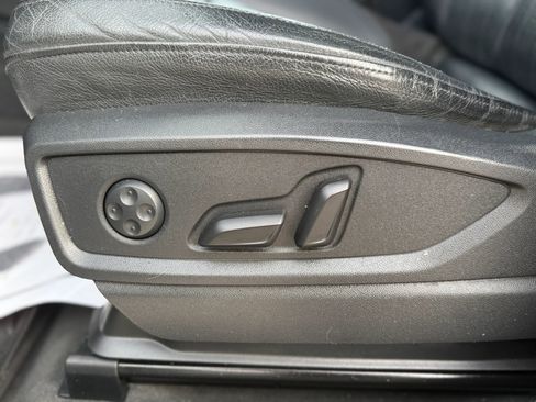 Used 2018 Audi Q5 2.0T Premium w/ Convenience Package image 19