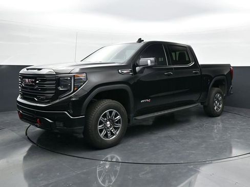 Used 2024 GMC Sierra 1500 AT4 w/ Technology Package AWD/4WD image 3