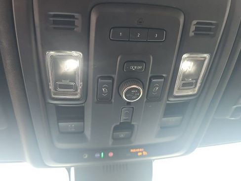 Used 2023 GMC Yukon Denali Ultimate image 30