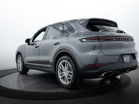 Certified 2025 Porsche Cayenne image 3