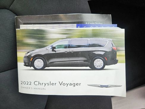 Used 2022 Chrysler Voyager LX FWD image 20