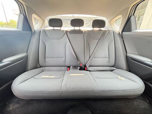 Used 2025 Kia K4 LXS image 40