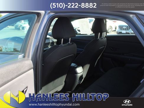 Used 2025 Hyundai Elantra SEL image 14