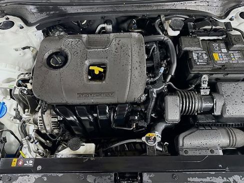 Used 2024 Kia Forte LXS w/ LXS Technology Package image 9