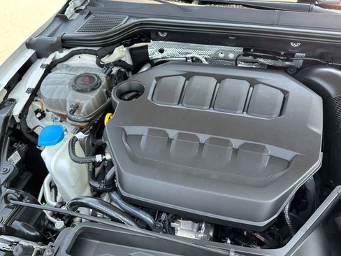 Used 2023 Volkswagen Golf 20th Anniversary Edition image 11