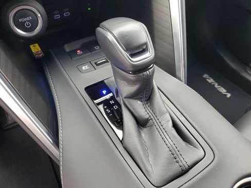 Used 2024 Toyota Venza Nightshade image 31