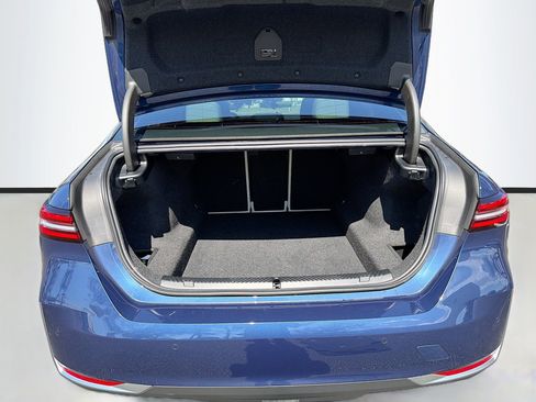 Used 2025 BMW 530i w/ M Sport Package image 13