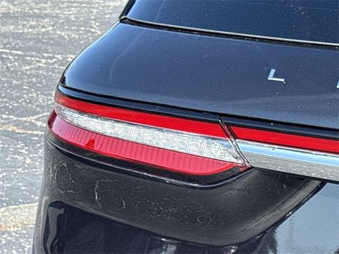 Used 2022 Lincoln Corsair Reserve w/ Elements Package image 10