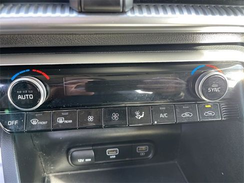 Used 2022 Kia K5 LXS image 18
